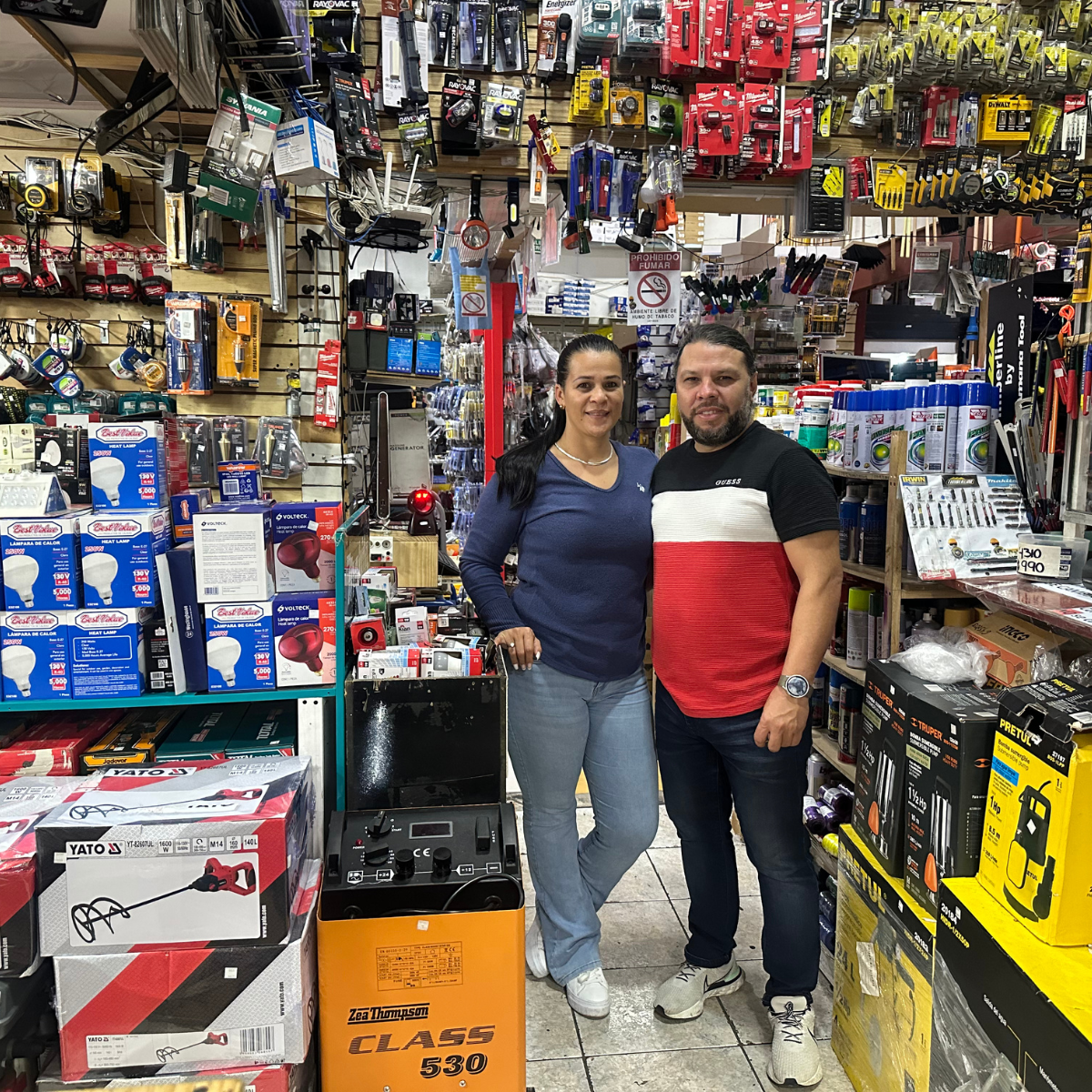 Pareja ferretera 4